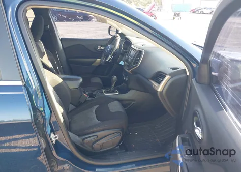 2018 Jeep Cherokee Latitude Fwd из США, поврежденный, VIN 1C4PJLCB1JD534225